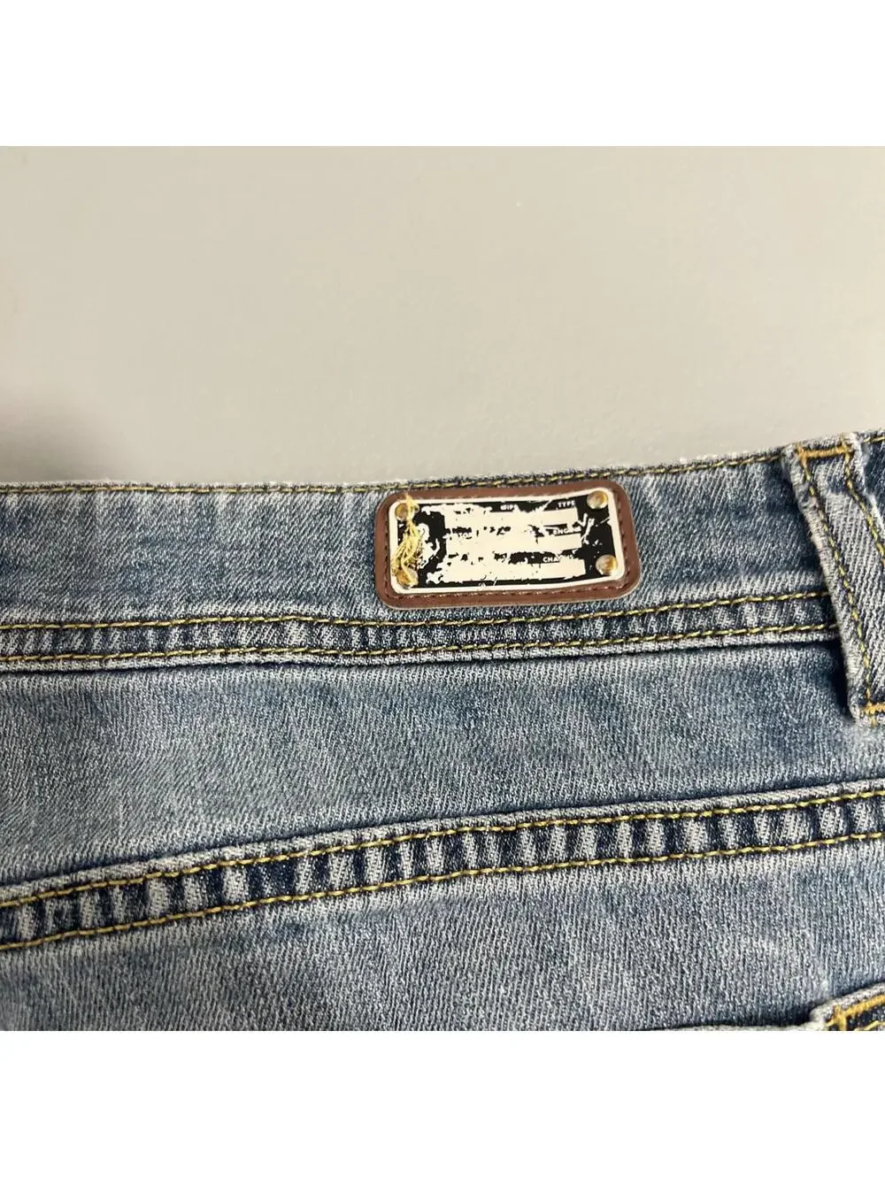 Ferrari Men's Light Wash Distressed Blue Jeans SIZE 35X33 $1,195